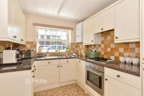 Kitchen/ Dining Room
