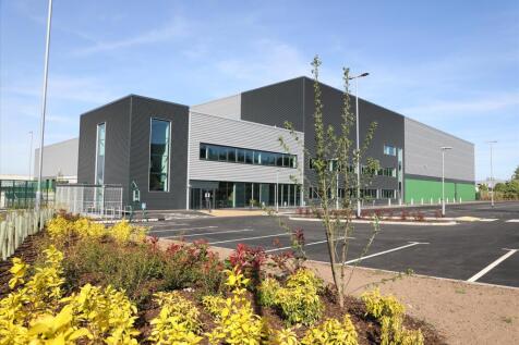 Distribution Warehouse to rent in leeds