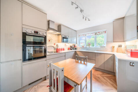 1324677-15-687676...