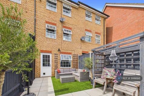 5 Bedroom Terraced in PE7 8DL