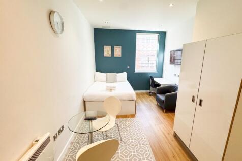 AVAILABLE IN SEPTEMBER | Modern, fully furnished studio apartment in Bristol City Centre available to professionals and students!