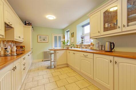 Kitchen/ Breakfast Room