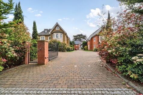 Windsor Grey Close