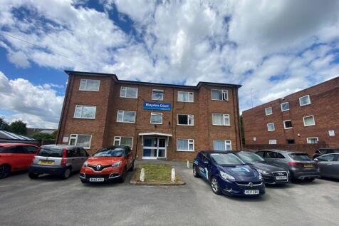 A H Fields are pleased to offer this well-presented ground floor one-bedroom apartment.
Ideally located opposite Queen Elizabeth Hospital and within walking distance of Birmingham University and Harbo