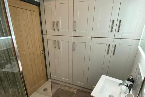 BEDROOM 2 &amp; UTILITY