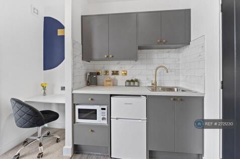 Kitchenette &amp; Workspace