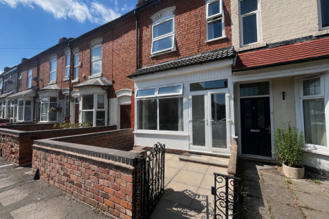 * AVAILABLE NOW *
* THREE BEDROOMS * NEWLY REFURBISHED THREE BEDROOM HOUSE IS AVAILABLE TO RENT THIS MONTH