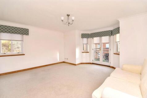 Lounge/Dining Angle 1