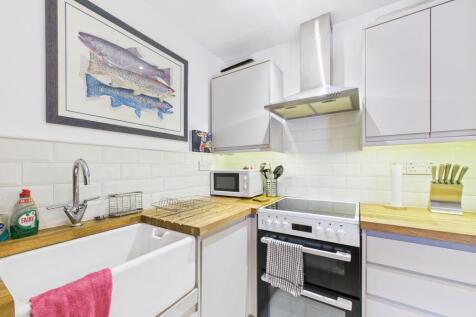 CAM03185G0-PR0084-STILL015