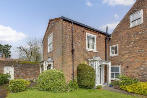 Flat 3 Totteridge House, Totteridge Lane, HP13 7LR