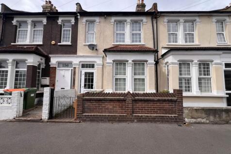 This spacious and well presented four bedroom home on Byron Avenue, Manor Park, is ideal for families seeking comfortable living with modern features. Available Immediately