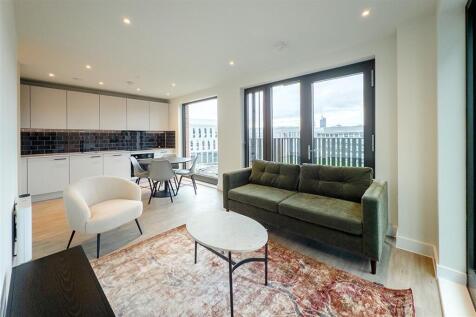 Available from early Aug| Two Beds Two Baths | Balcony facing canal | Full furnished|Luxury lounges, gym, Cinema room, game room and concierge| Prime location at B4 |