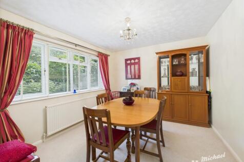 CAM02773G0-PR0304-STILL012