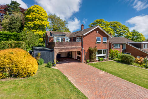 6 Bedroom detached for Sale