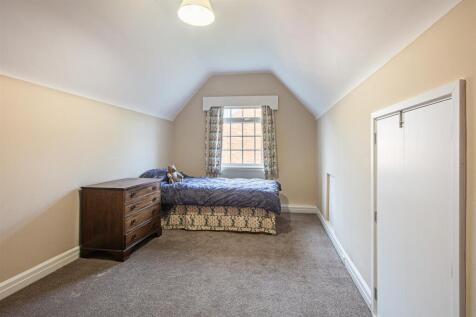 6 bed, 3 bath Detached in Sheffield - Photo 32