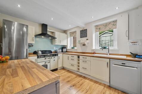 Saxton Mee 2 Whitecross Avenue 405.jpg
