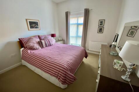 Bramleys Estate Agents - Marmaville Court - Mirfie