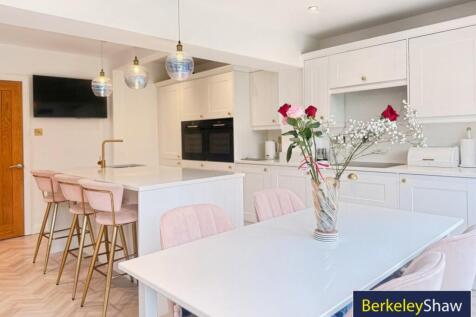 Kitchen/Living/Dining