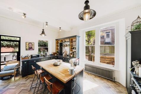 5 bed, 3 bath Detached in Bristol - Photo 16