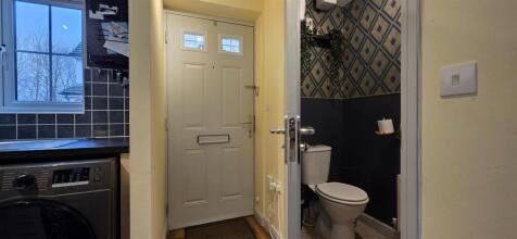 Downstairs Toilet.jpg