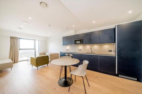 Within a secure and gated development, this one bedroom apartment offers a modern finish and uninterrupted views of the city. Carefully designed, this property comes complete with one double bedroom,