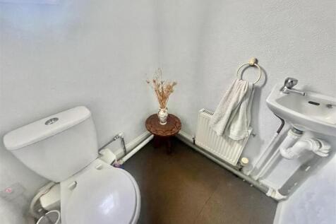 Downstairs wc.jpg
