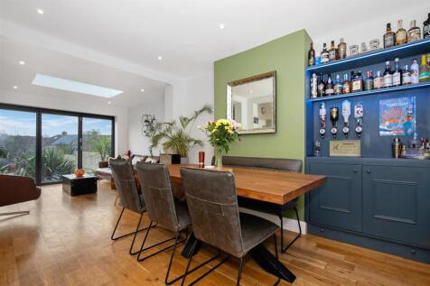 Kitchen Diner 1.jpg