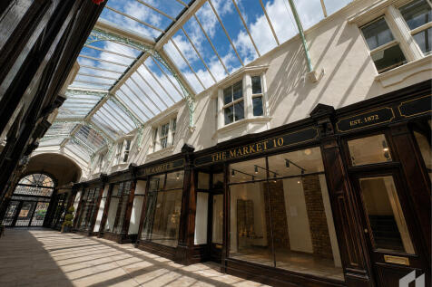 Retail Property (high street) to rent in dewsbury