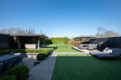 5 bed, 4 bath Detached in Sheffield - Photo 42