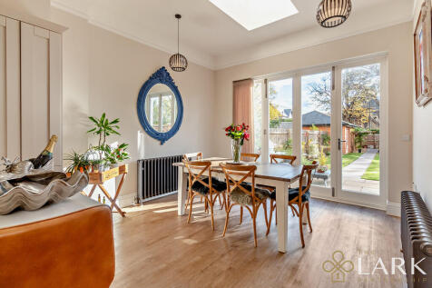 8664270-interiorW...