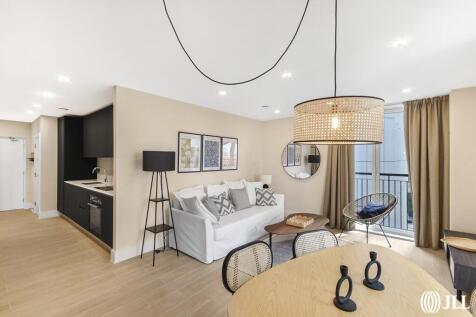 A stunning 1 bedroom apartment within a modern boutique development in Nine Elms. The property is offered furnished and is available now.