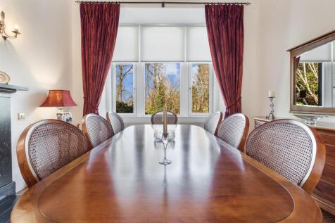 4 bed, 2 bath Detached in Glasgow - Photo 8