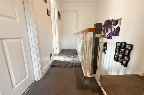 FIRST FLOOR LANDING AND STAIRS