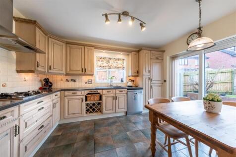 3 Sandbach Drive-2-003.JPG