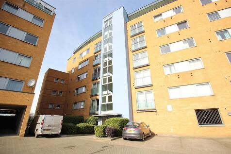 A well-presented and spacious two double bedroom apartment, ideally positioned in the highly sought-after West Thamesmead area, offering stunning uninterrupted riverside views. This bright and airy pr
