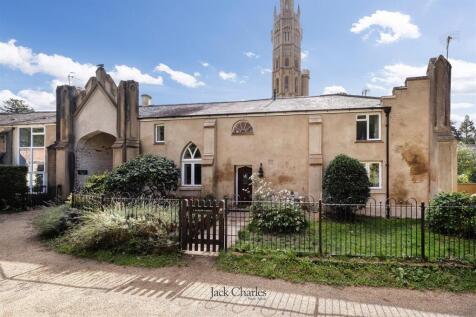 3 The Castle, TN11 0EG 002.jpg