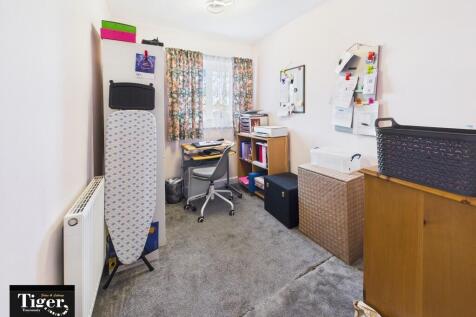 CAM02176G0-PR0757...