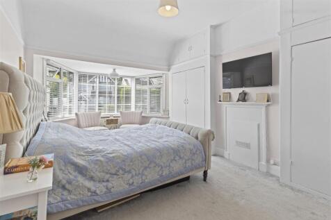 bedroom one.jpg