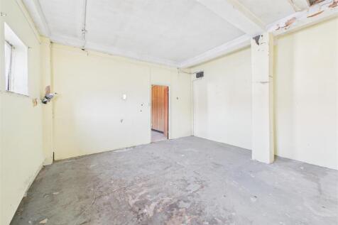 27 Eastover, Bridgwater, Somerset TA6 5AW | Freeho