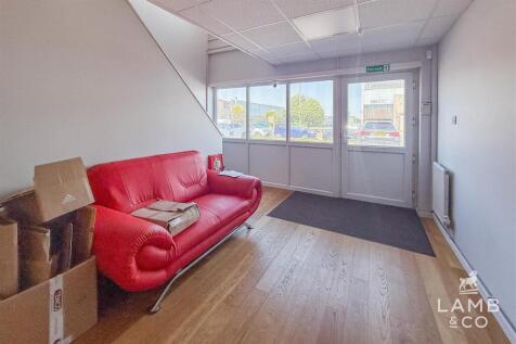 GROUND FLOOR ENTRANCE