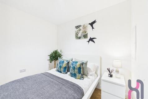 SUMMER FLASH SALE- VALID FOR 10 DAYS ON ONLY 10 UNITS! **Book Now For The 26/27 Academic Year** Experience Living at X1 The Campus Block A/B. Our studio apartments at X1 The Campus Block are the perfe