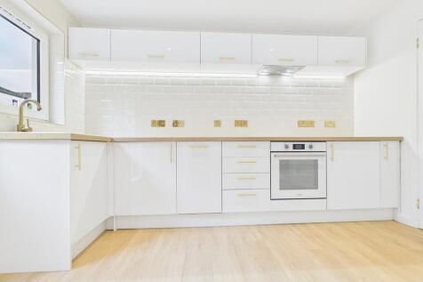 CAM05526G0-PR0021...