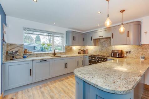 KITCHEN, DINER AND LIVING ROOM