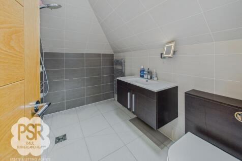 Main Bedroom En-Suite