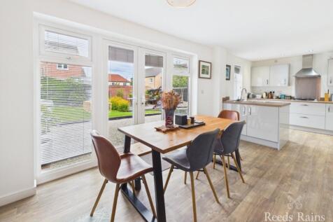 Kitchen/Dining Area
