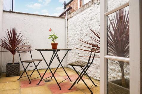 Private Courtyard