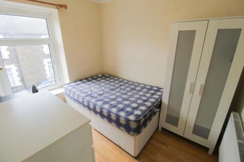 Bedroom3 (2)