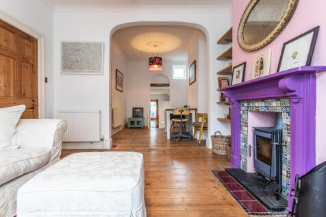 19 Shaftesbury Ro...