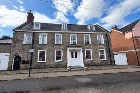 4 Bedroom House in NR35 1EE