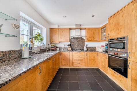 1386218-9-692d6e2...